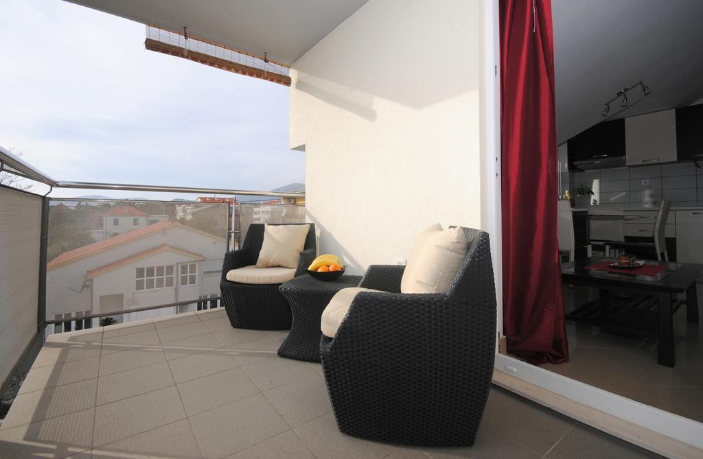 Apartment Tin Kaštela Esterno foto